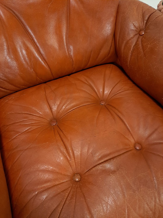 Image 1 of Fauteuil pivotant suédois en cuir G Mobel Suède