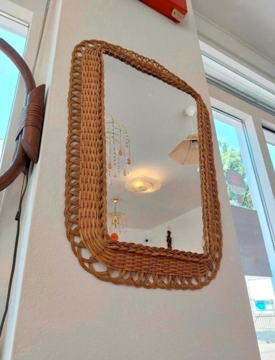 Image 1 of Grand miroir conique en rotin Vintage