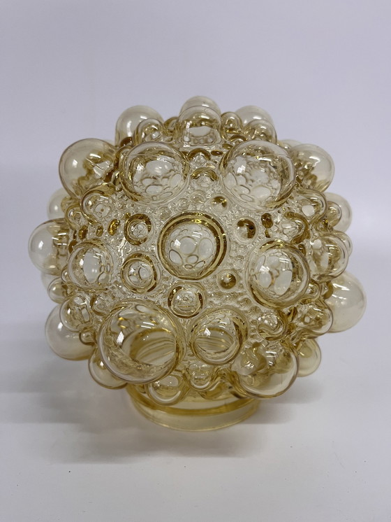 Image 1 of Lámpara de techo de burbujas Helena Tynell de mediados de siglo con base blanca y vidrio ámbar