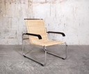 Sedia Thonet S35 e lampada da terra cromata Gepo