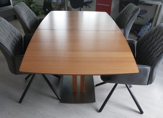 Image 1 of BoConcept dining table series Milano model Occa