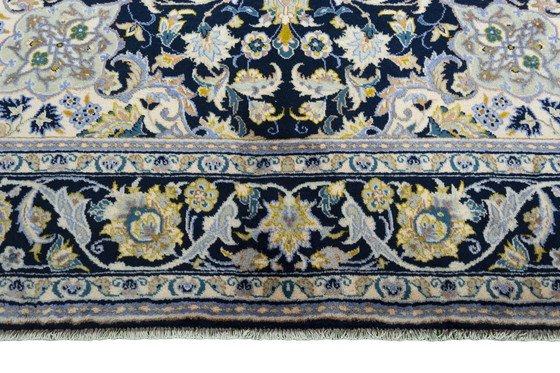 Image 1 of Alfombra Nadjafabad anudada a mano – 320 x 220 cm