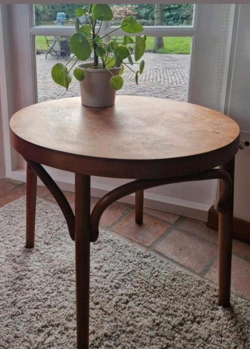 Thonet Fischel Nicely Curved Side Table