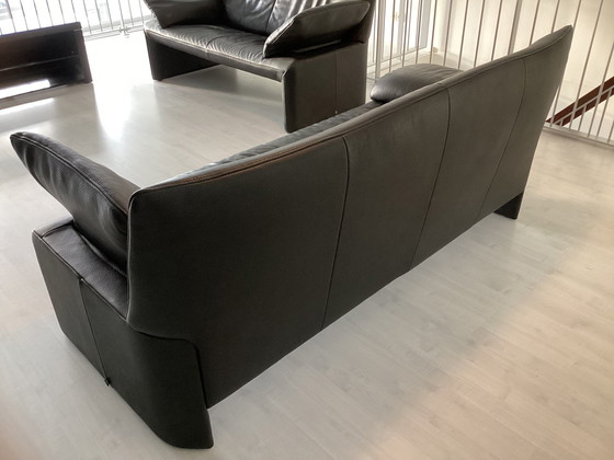 Image 1 of Two Jori Jr8700 sofas in black leather