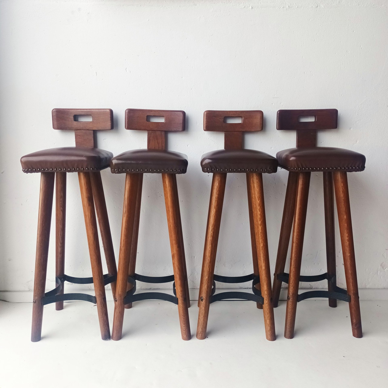 3 + 1 Vintage brutalist bar stool | €225 | Whoppah