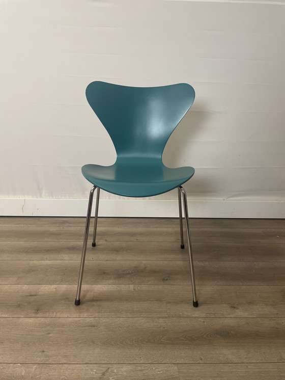 Image 1 of Butterfly chairs Fritz Hansen