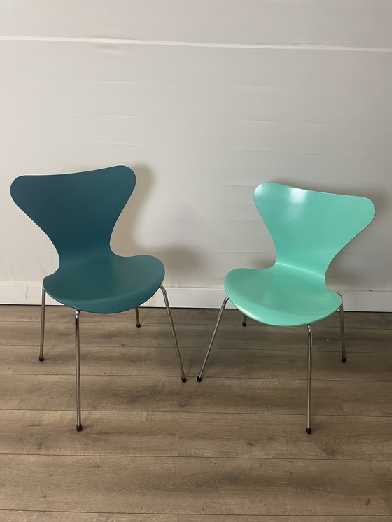 Image 1 of Butterfly chairs Fritz Hansen