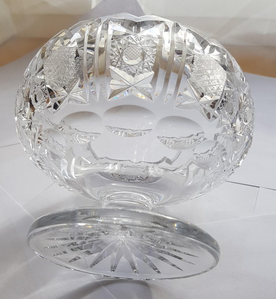 Image 1 of Lead crystal bowl with foot