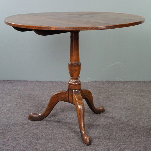 Large English oak tilt-top table