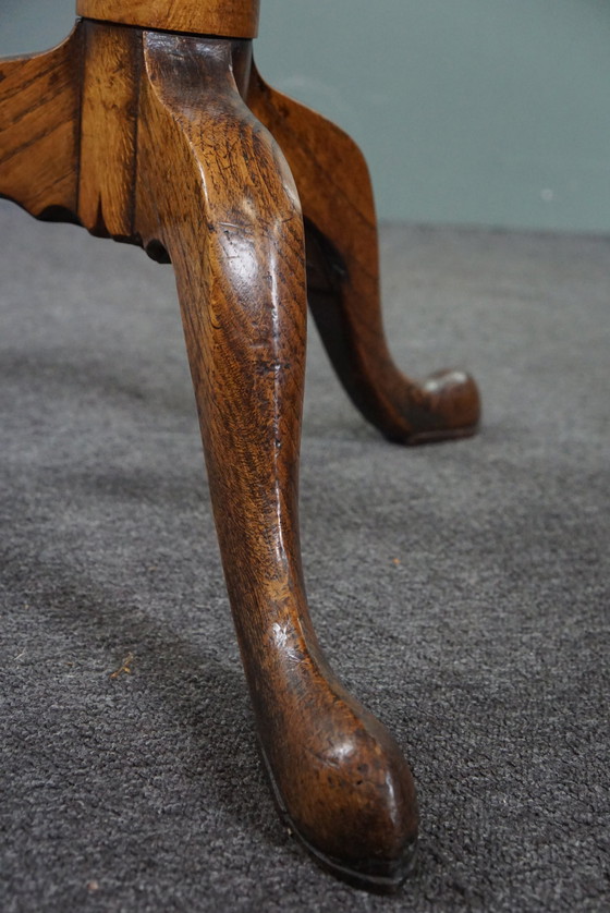 Image 1 of Large English oak tilt-top table