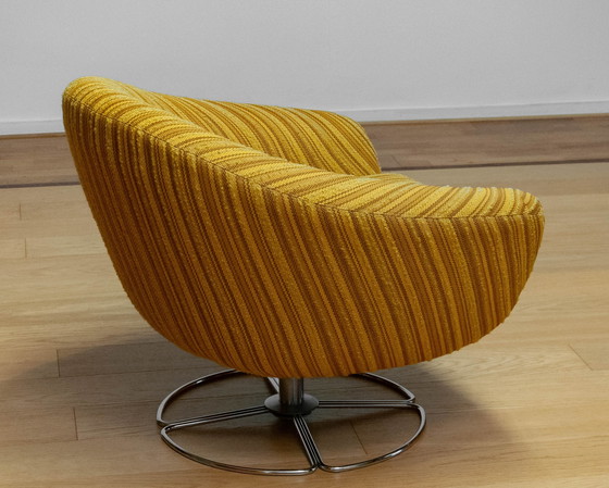 Image 1 of Vintage Swivel Chair