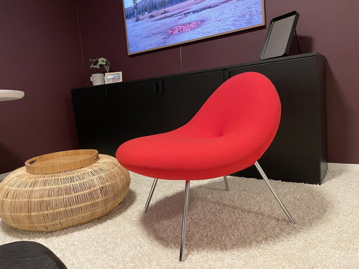 Beautiful Artifort Armchair Conco Red