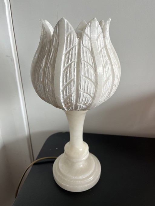 Vase tulipe en albâtre