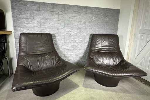 2x Goldstar Young International armchairs Jack Crebolder