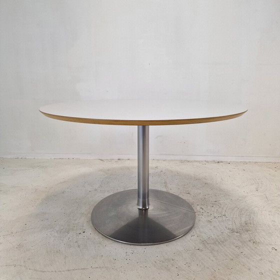 Image 1 of Vintage round dining table in white veneered wood by Pierre Paulin for Artifort, 1960
