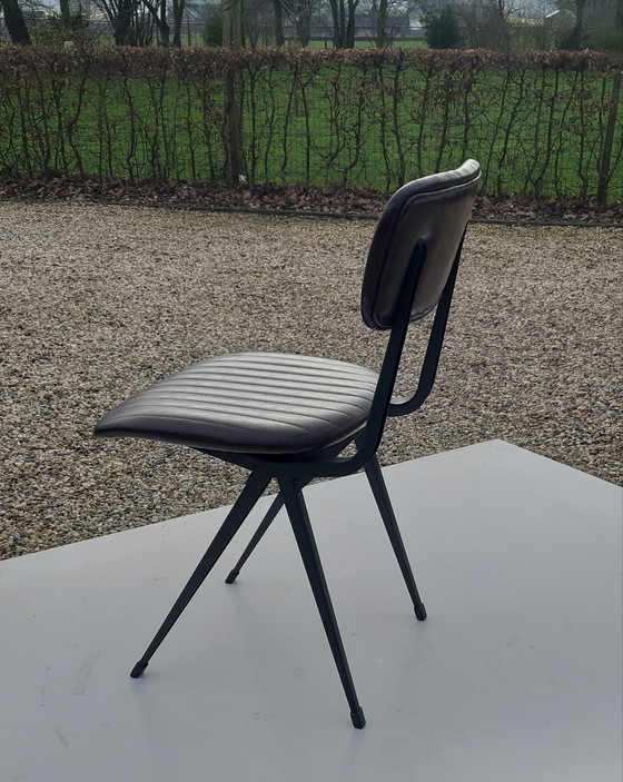 Image 1 of Modèle de chaise de salle à manger Résultat