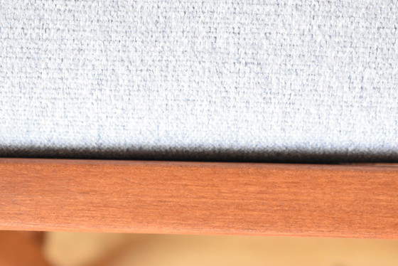 Image 1 of Divano scandinavo a due posti, teak e tessuto grigio chiaro