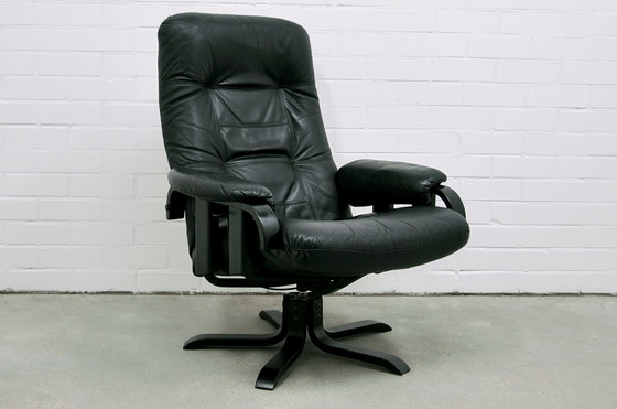 Image 1 of Fauteuil pivotant suédois en cuir noir