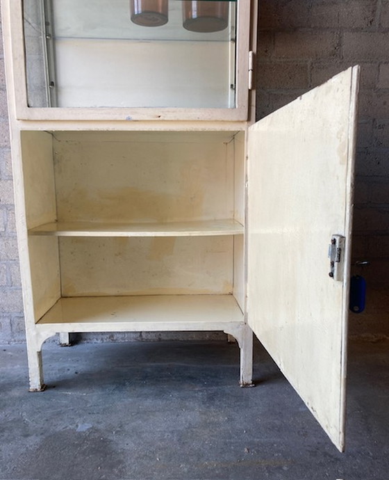 Image 1 of Armadietto dei medicinali d'epoca