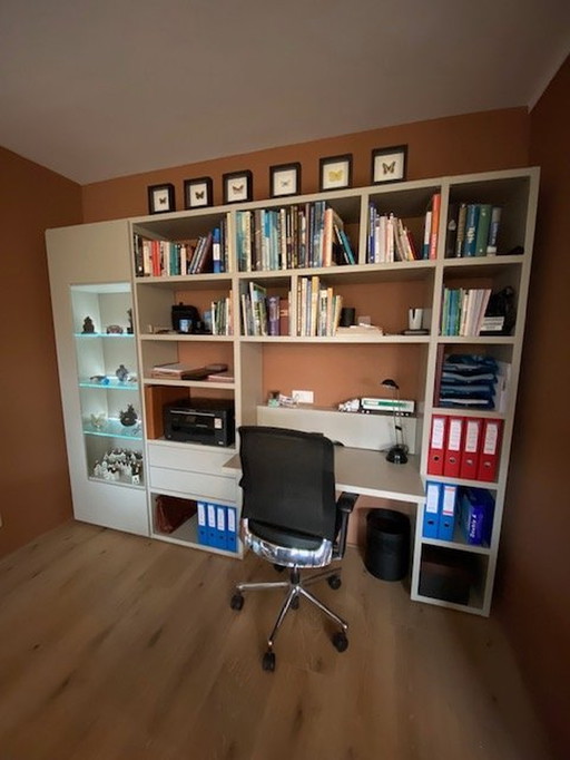 Hulstra Workplace/Bookcase And Desk Chair, Silk Gray Matte Fitted With Drawers, Desk Shelf, Display Cabinet And Lighting