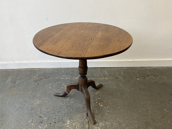 Image 1 of 19Th Century Antique Oak Round Tilt Top Table