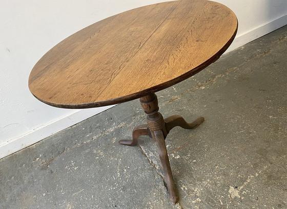 Image 1 of 19Th Century Antique Oak Round Tilt Top Table