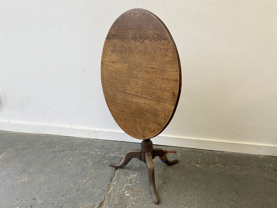 Image 1 of 19Th Century Antique Oak Round Tilt Top Table