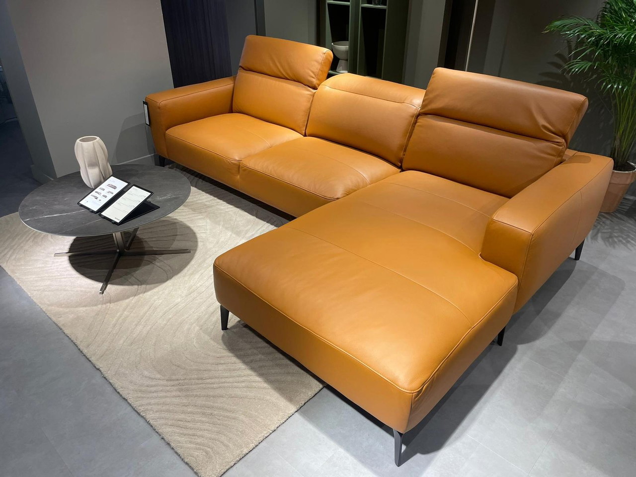 Zürich corner sofa with lounging unit | BoConcept