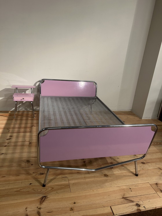 Image 1 of Lit Auping + table de nuit