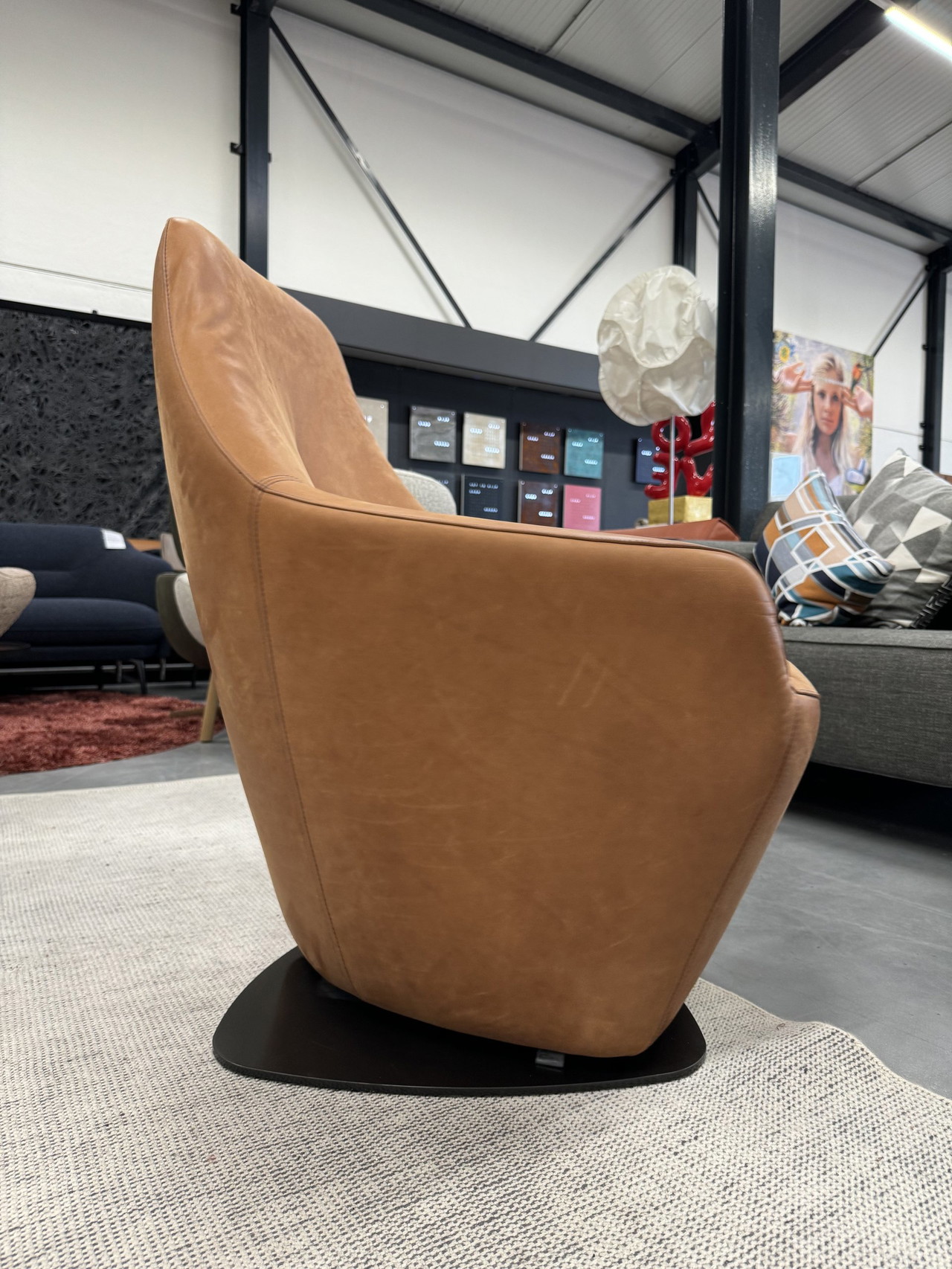 Leolux Cantate Swivel armchair Danza Mocha leather €2,499 Whoppah
