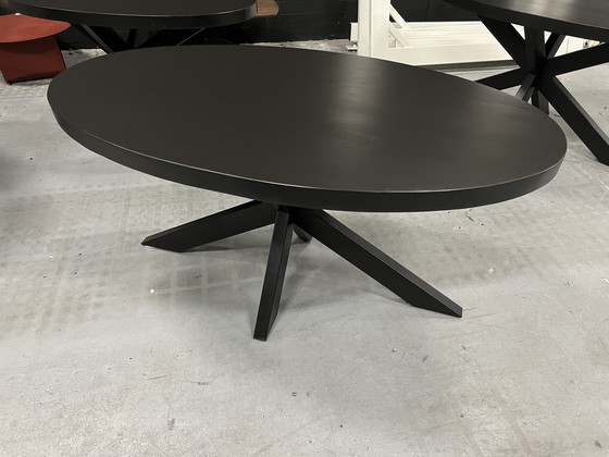 Image 1 of Tavolo da pranzo in legno di mango nero ovale