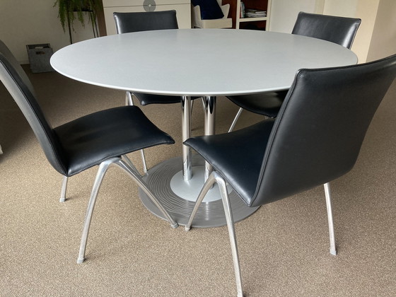 Image 1 of Leolux dining room set