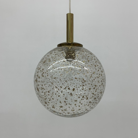 Image 1 of Suspension Globe en verre avec paillettes d'or - Mid Century - années 1970