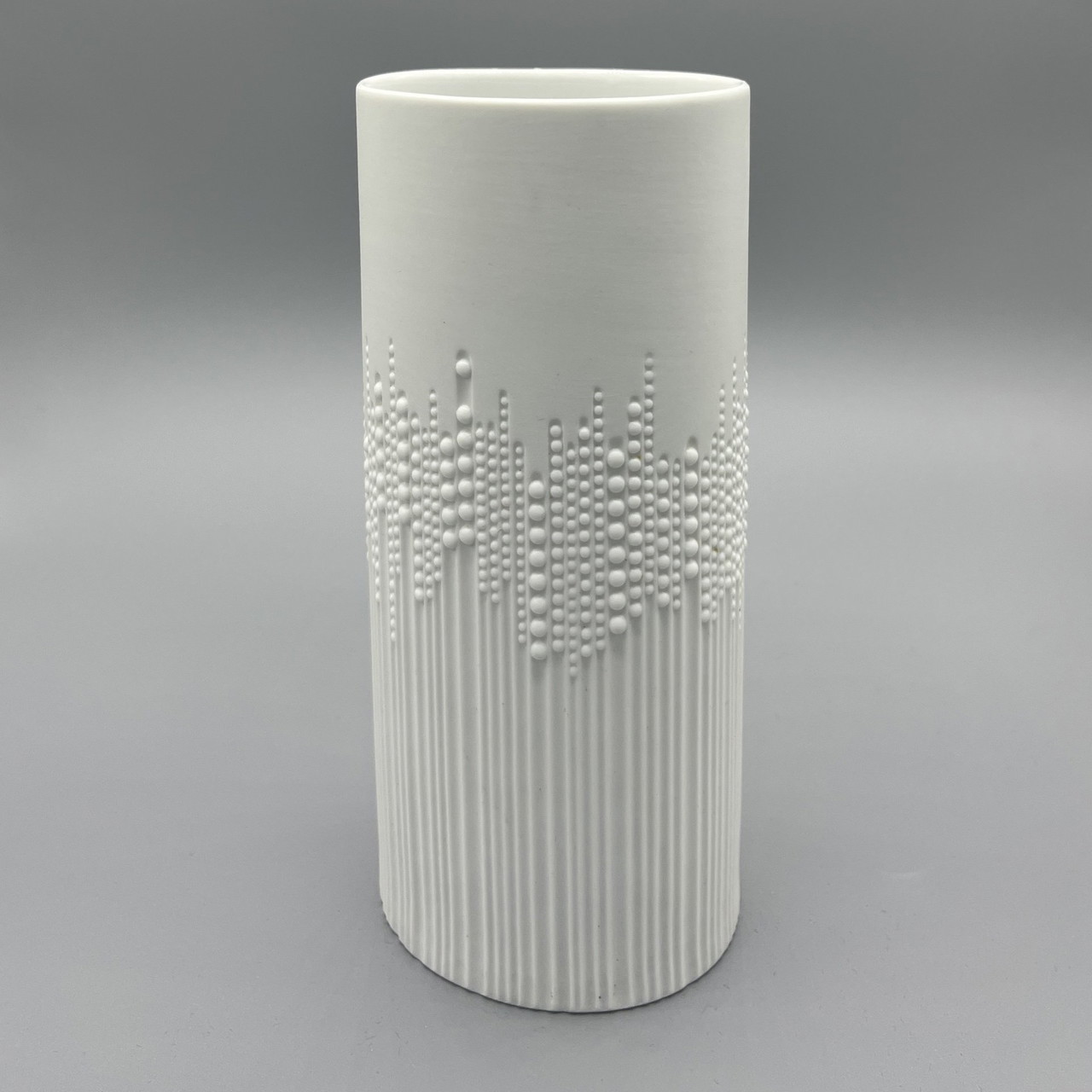 oval-porcelain-cylindrical-