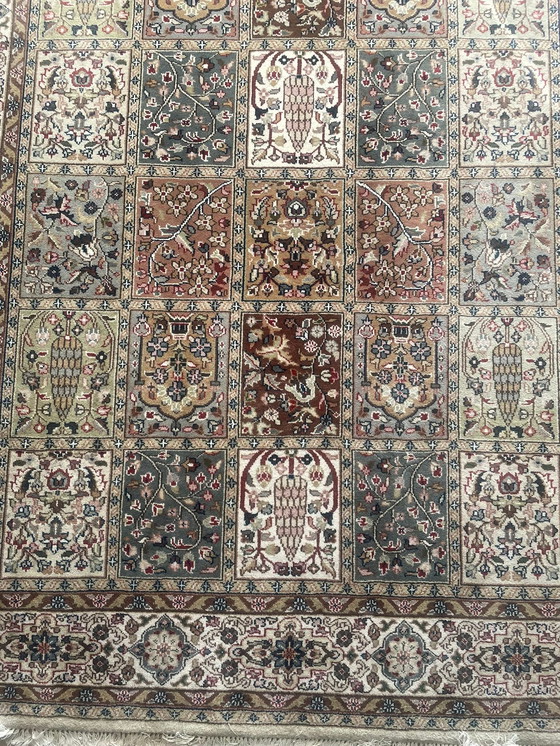 Image 1 of Persian Carpet Bachtiar