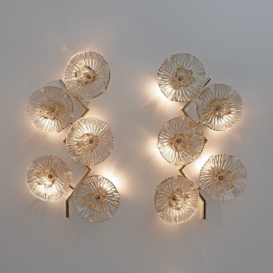 Image 1 of Coppia di moderne lampade da parete in vetro di Murano e ottone con fiori
