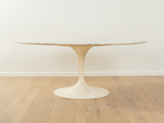 Image 1 of Oval tulip coffee table, Eero Saarinen