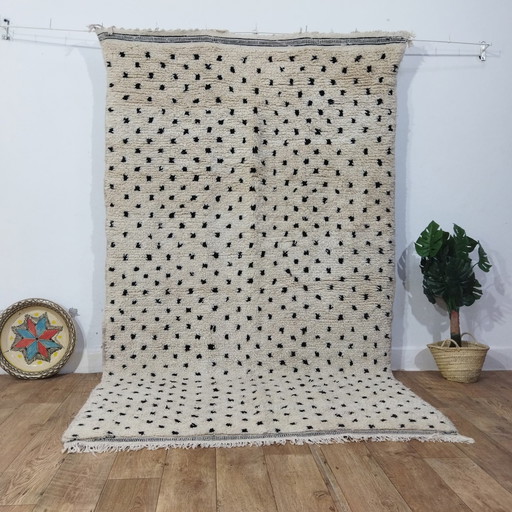 Berber Carpet Of White Wool With Black Patterns