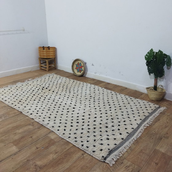 Image 1 of Berber carpet in white wool with black patterns