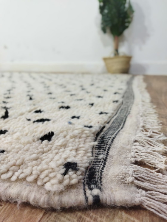 Image 1 of Berber carpet in white wool with black patterns