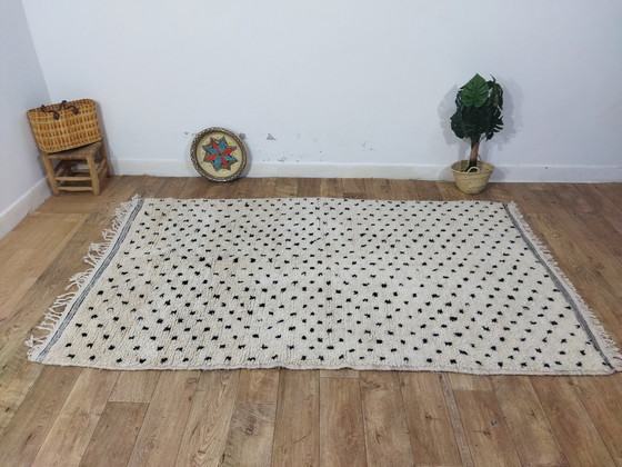 Image 1 of Berber carpet in white wool with black patterns