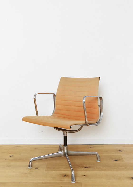 Image 1 of Charles & Ray Eames Aluminum Group Chair Ea 107 For Herman Miller