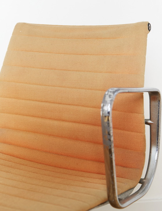 Image 1 of Charles & Ray Eames Aluminum Group Chair Ea 107 For Herman Miller