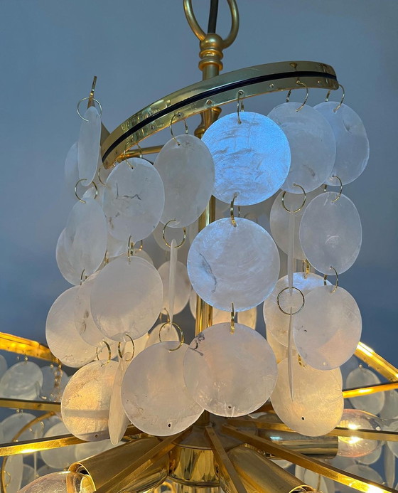 Image 1 of Unique en son genre ! Grand lustre design en coquillage capiz, lampe suspendue avec cadre doré !