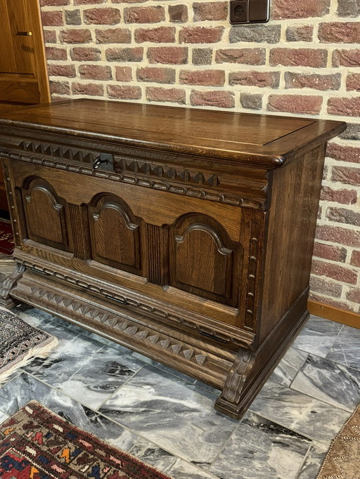 Solid Oak Stereo Furniture For Vinyl Records And Sound Installation.