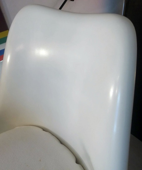 Image 1 of 2x Ivmplay White Chairs