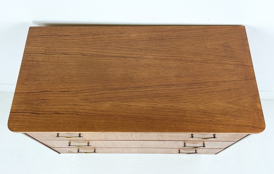 Image 1 of Cassettiera svedese vintage in teak impiallacciato Ikast