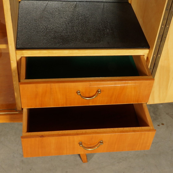 Image 1 of Buffet vintage en noyer brillant - années 1960