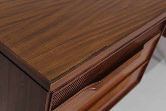 Image 1 of Scrivania vintage di design britannico, credenza anni '60, bianca e Newton