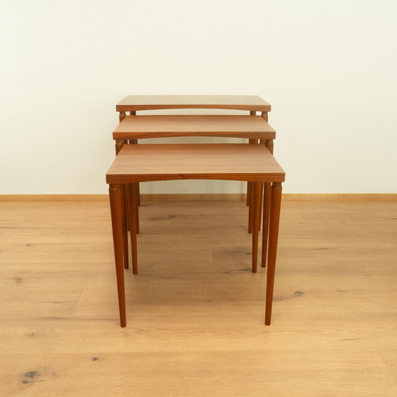 Image 1 of 3 tables d'ensemble, noyer et hêtre, années 1960